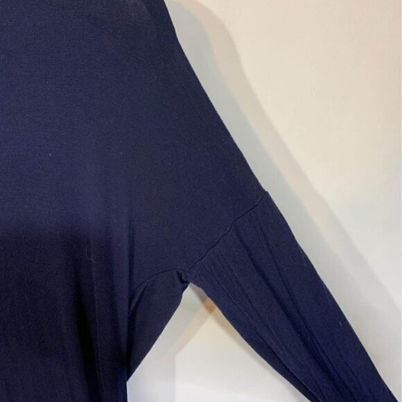 WOMAN’S long tunic crossover top. Navy blue. Size M. Longer in back. - Picture 7 of 9